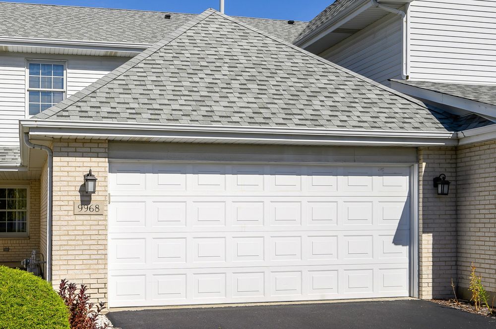Residential garage door replacement in Elmhurst Illinois